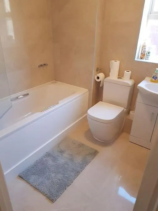 Luxurious 2 Bedroom House With Garden And Free Parking Thamesmead  United Kingdom