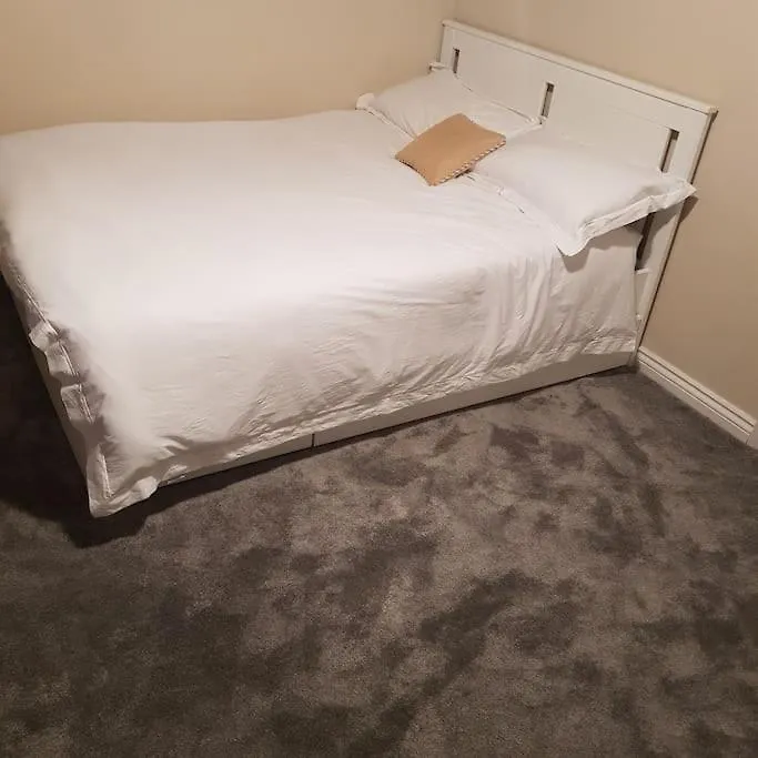 Apartment Luxurious 2 Bedroom House With Garden And Free Parking Thamesmead  United Kingdom