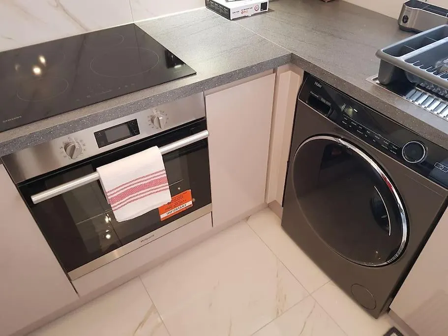 Apartment Luxurious 2 Bedroom House With Garden And Free Parking Thamesmead
