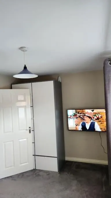 Apartment Luxurious 2 Bedroom House With Garden And Free Parking Thamesmead  United Kingdom