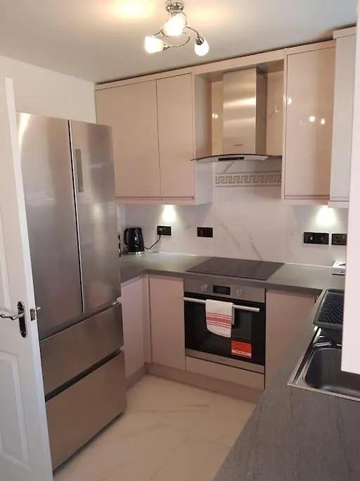 Luxurious 2 Bedroom House With Garden And Free Parking Thamesmead  United Kingdom
