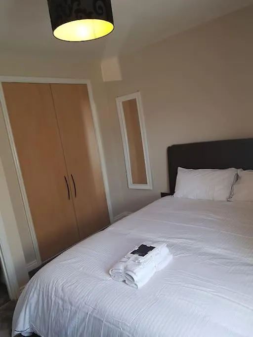 Apartment Luxurious 2 Bedroom House With Garden And Free Parking Thamesmead
